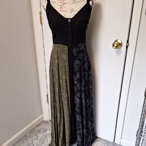 Hot Topic Thorn&Fable Maxi Dress Size Medium NWOT